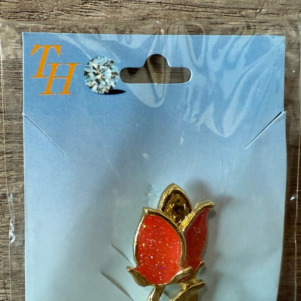 TH Flower Brooch - Picture 2 of 5